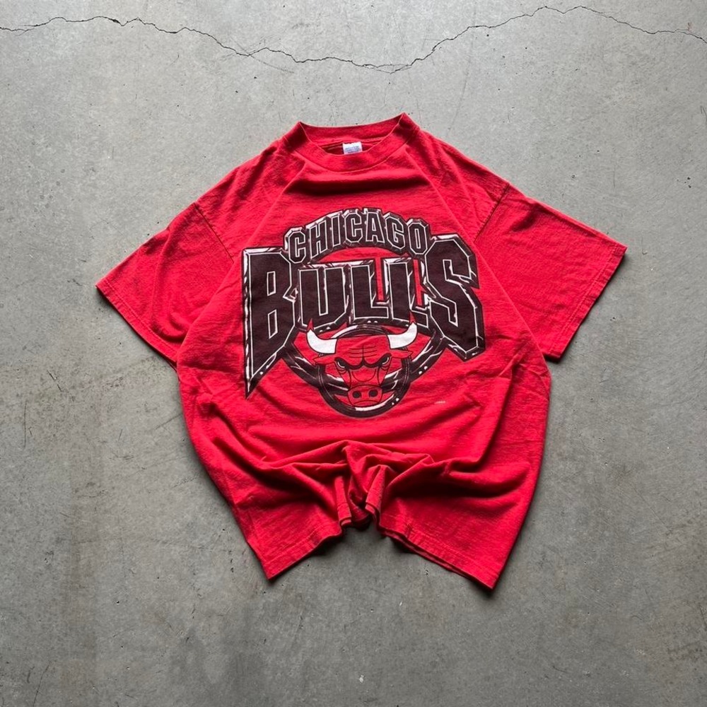 Vintage Chicago Bulls Logo 7 T Shirt Mens XL Red 90s NBA Graphic Tee Basketball